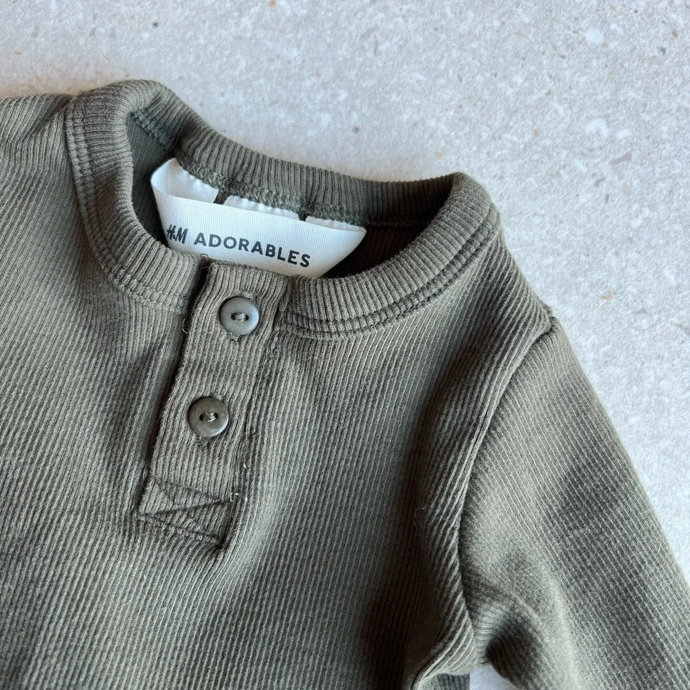H&M Adorables Ribbed Set - Picture 2 of 3